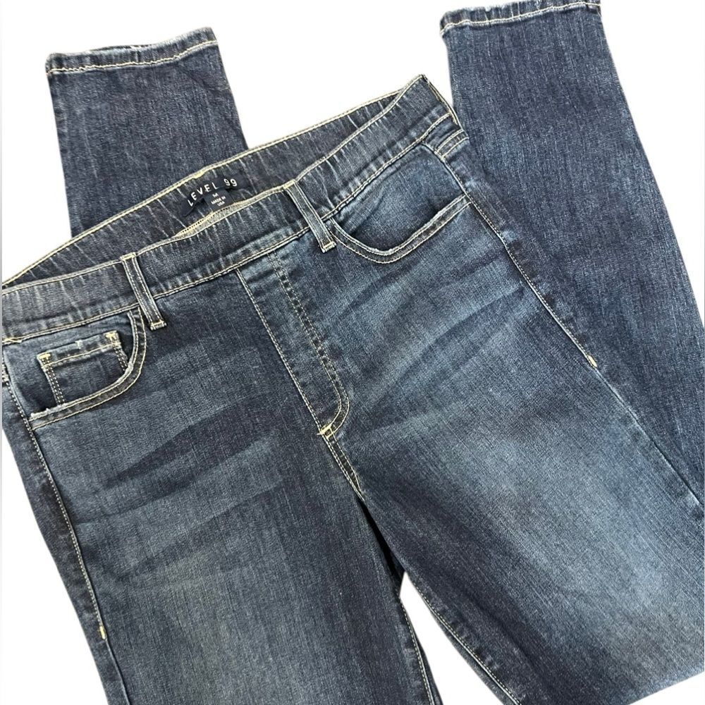 Level 99 Slip on jegging Skinny Jeans Size Medium